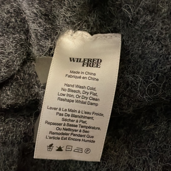 Aritzia Wool waistcoat - Picture 6 of 6